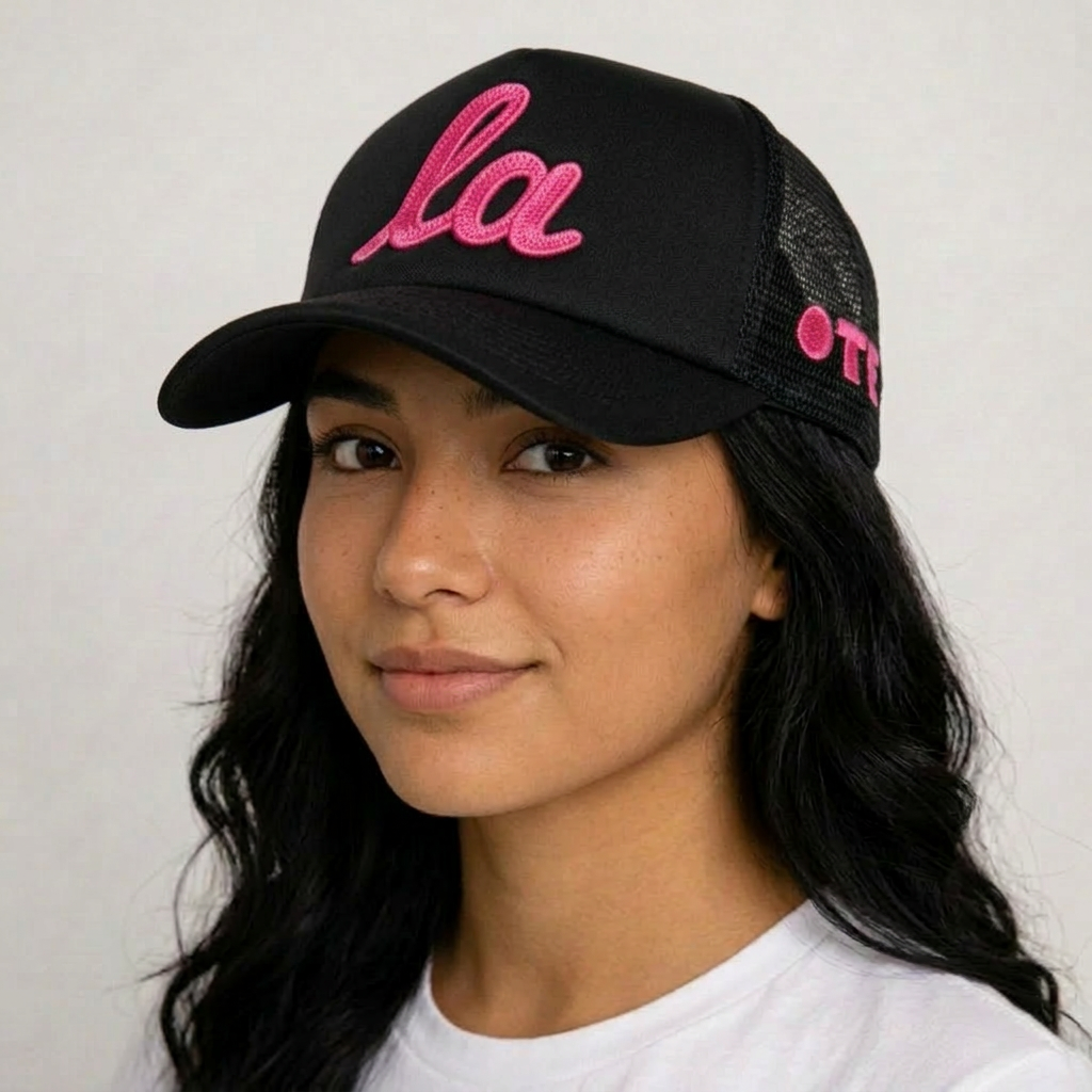 ONLY THE LONELY SCRIPT LA CHAINSTITCH FOAM TRUCKER (BLACK/BUBBLE GUM)