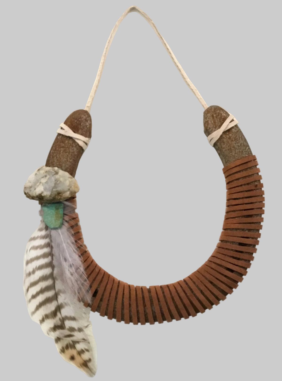 GOLDEN STATE BEAUTY LUCKY HORSESHOE LARGE (STONE FEATHER)