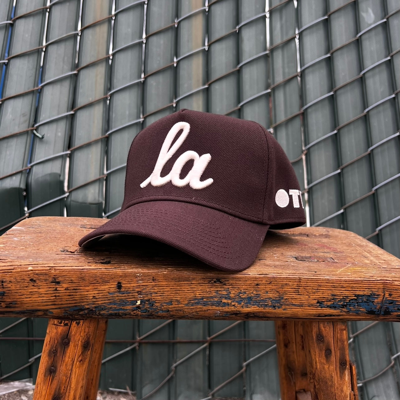 ONLY THE LONELY SCRIPT LA PRO HAT (BROWN IVORY)