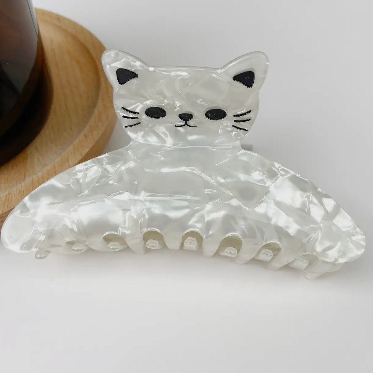 ONLY THE LONELY ACETATE WHITE PEARL CAT HAIR CLIP