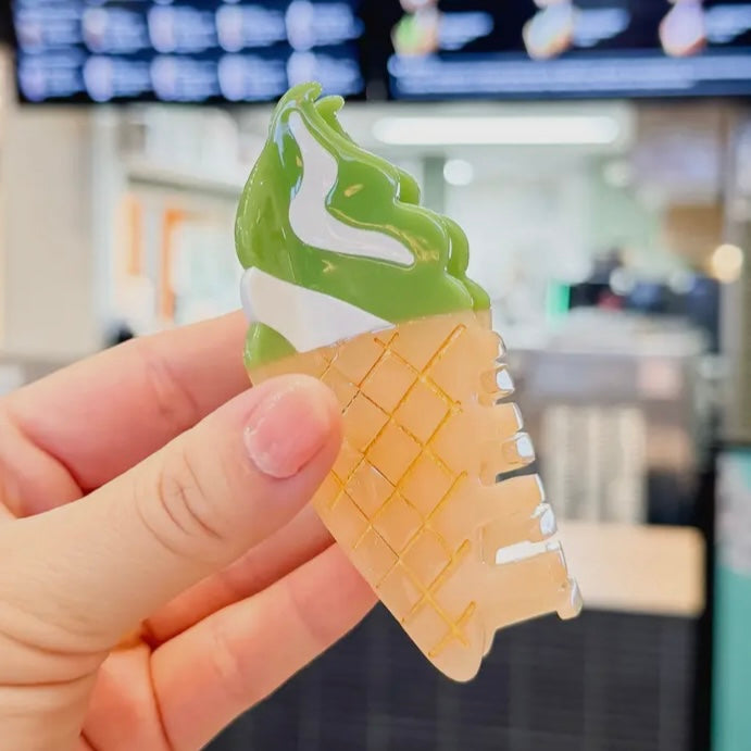 ONLY THE LONELY ACETATE MATCHA ICE CREAM HAIR CLIP