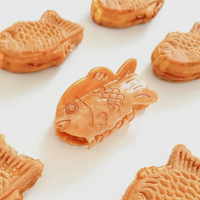 ONLY THE LONELY ACETATE TAIYAKI FISH HAIR CLIP