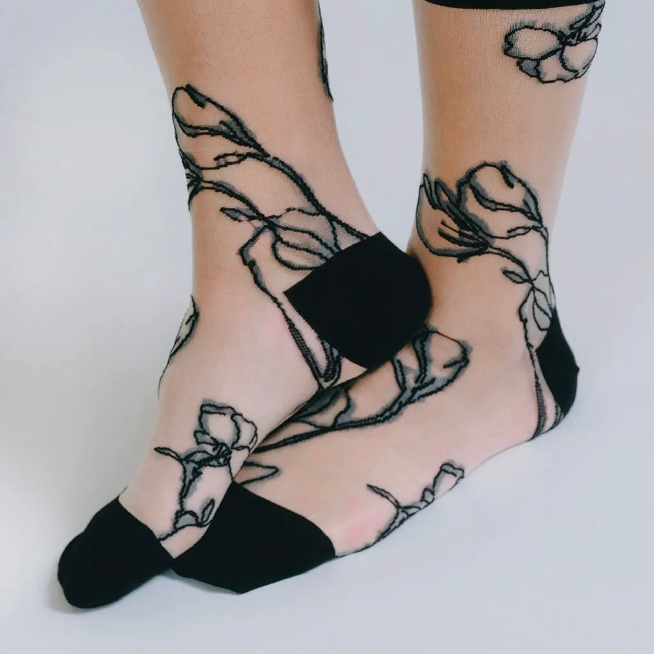 TAILORED UNION SHEER FLOWER ANKLE SOCK BLACK (FLOWER)