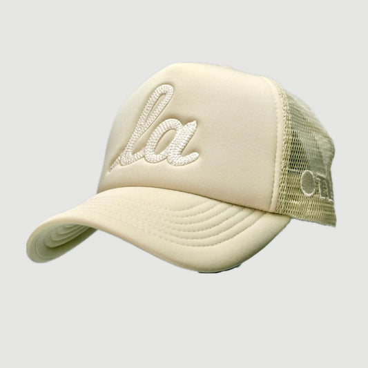 ONLY THE LONELY SCRIPT LA CHAINSTITCH FOAM TRUCKER (BEIGE/IVORY)