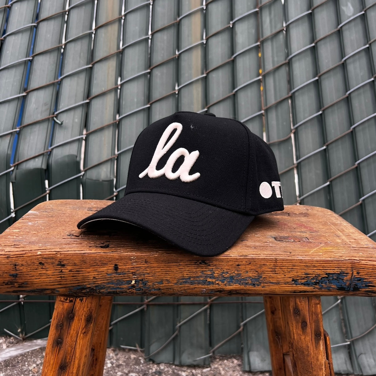 ONLY THE LONELY SCRIPT LA PRO HAT (BLACK IVORY)