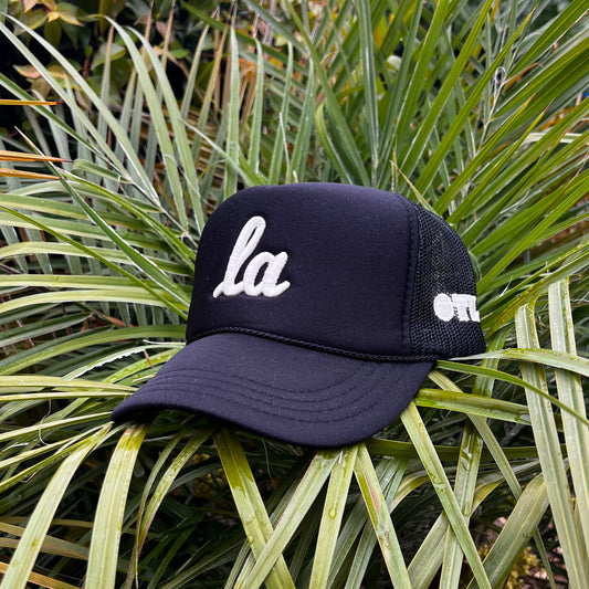 ONLY THE LONELY SCRIPT LA KIDS FOAM TRUCKER (BLACK/IVORY)